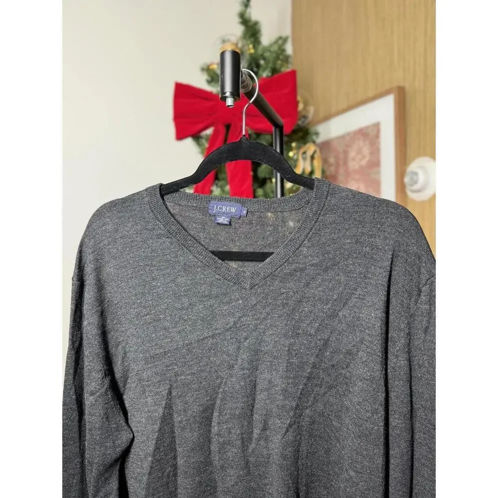J.Crew Men's Gray V-Neck Sweater